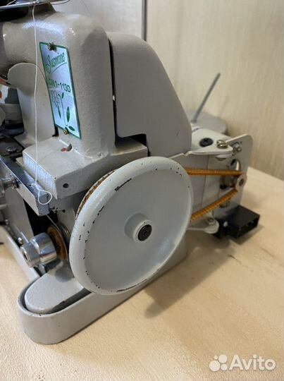 Оверлок Jasmine Машина швейная краеобметочная пром