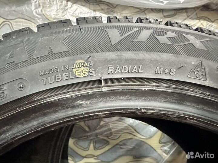 Bridgestone Blizzak VRX 215/50 R17 94S