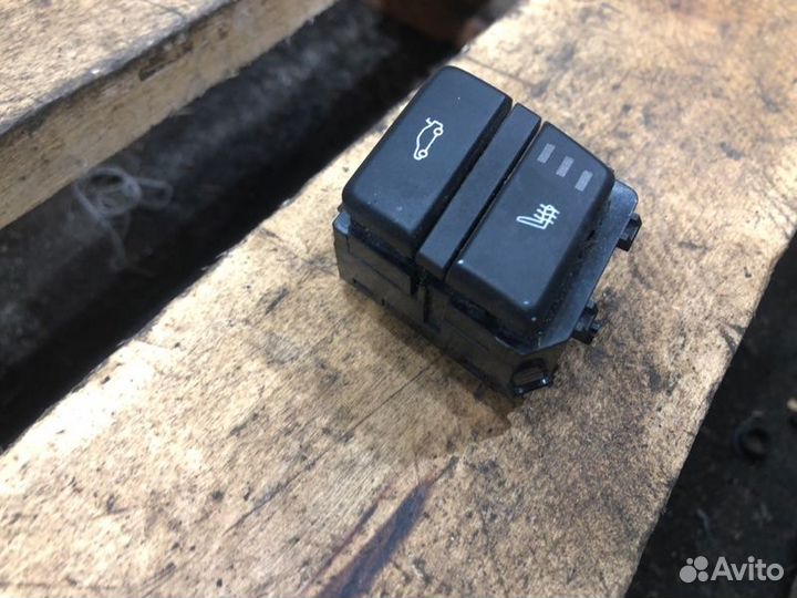 Кнопка обогрева сидений правая Bmw 5 E60 N52B25