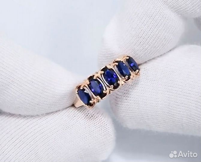 Золотое кольцо 585 пробы с корундами, новое