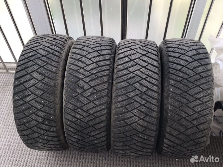Goodyear Ultragrip Ice Arctic 205/55 R16 94T