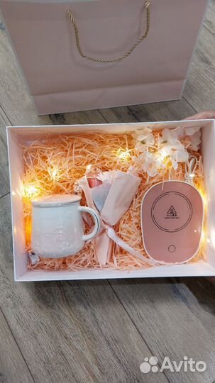 Подарочный набор: кружка с подогревом,букет