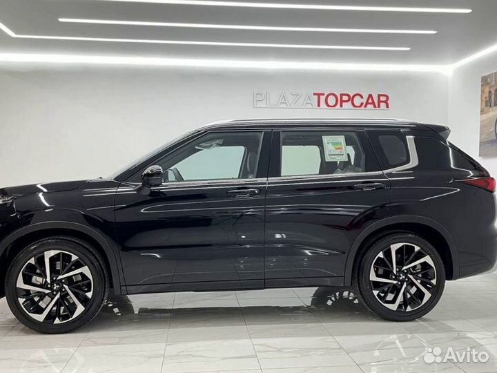 Mitsubishi Outlander 2.5 CVT, 2023, 40 км