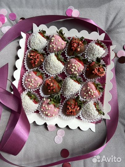 Клубничная коробочка (ягоды в шоколаде)