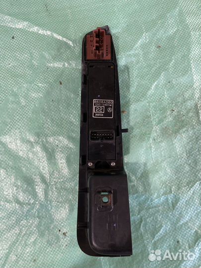 Блок стеклоподъемниками Mitsubishi Outlander XL