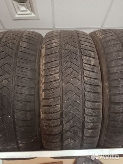Pirelli P Zero PZ4 245/50 R19 130V