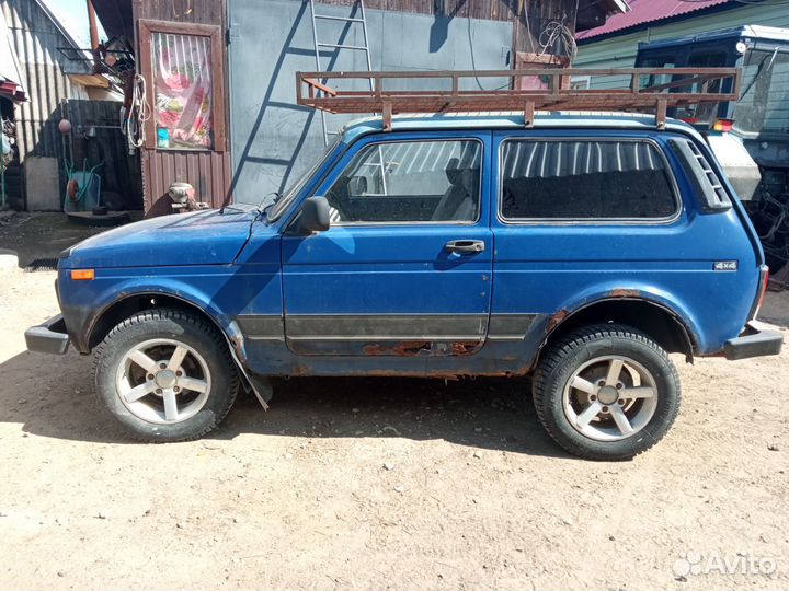 LADA 4x4 (Нива) 1.7 МТ, 2003, 100 000 км