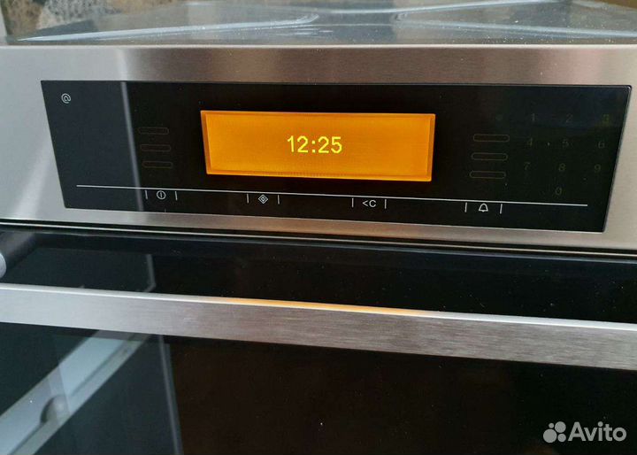 Miele Духовой шкаф с свч. 4в1