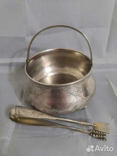 Серебряная сахарница, щипцы. (84 проба)