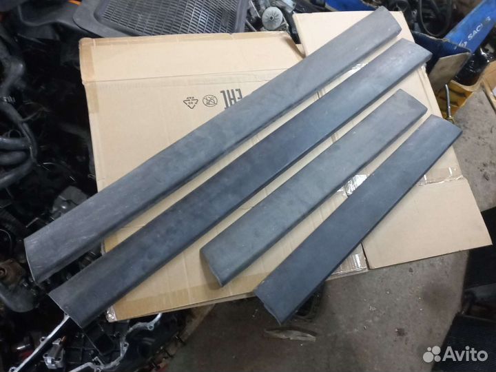 VW Passat B5+ FL молдинг 3B0853516C правый перед