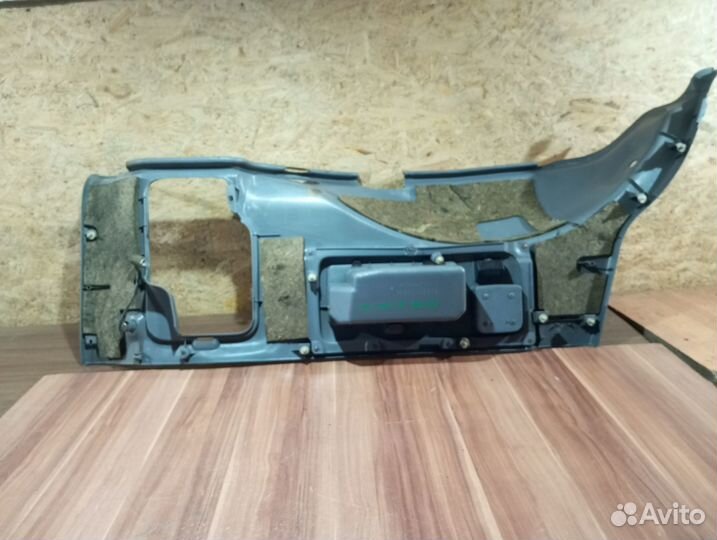 Обшивка задней левой арки Toyota land cruiser 100