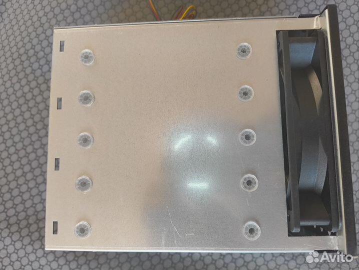 Антивибрационный бокс для 5x 3.5 HDD в 3x 5.25