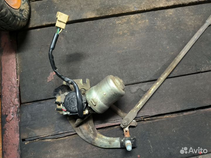 Трапеция дворников с моторчиком ваз 2107