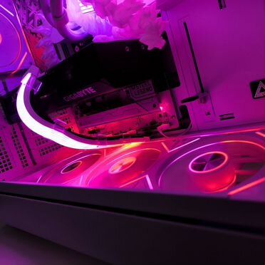 RTX 5070TI / R7 7800X3D / DDR5 32GB Игровой пк