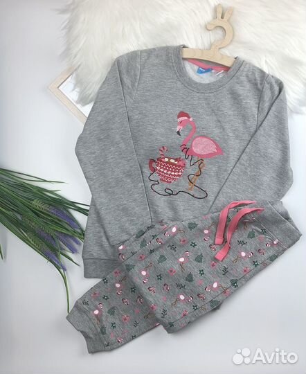 Спортивный костюм для девочки 122/128