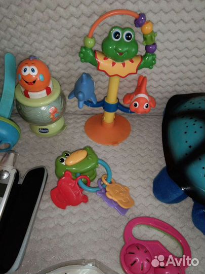 Стерилизатор, бутылки, игрушки пакетом