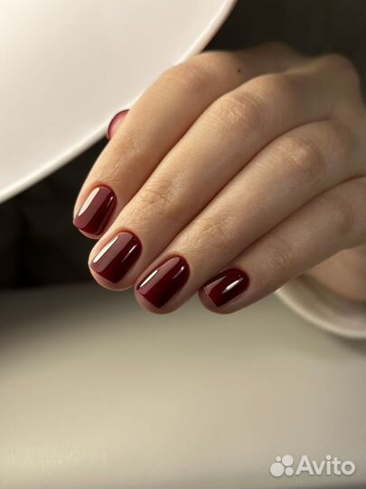 Сопровождение мастера маникюра