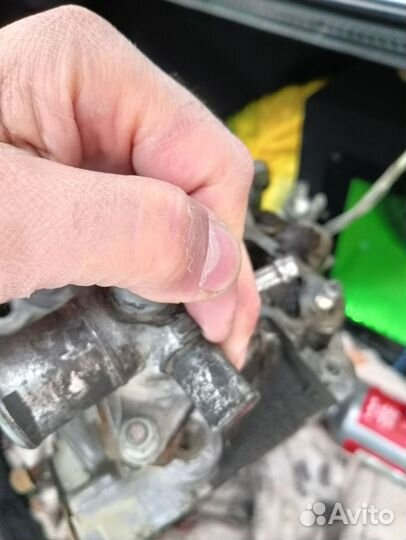 Головка цилиндров клапаны двигателей