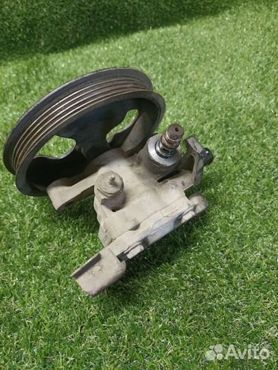 Насос гура Mitsubishi Lancer 7 4g13