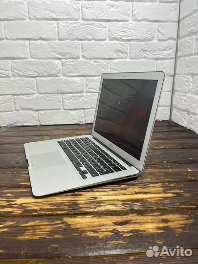 Apple MacBook Air 13inch 2017 i5/128/8/HD Graphics