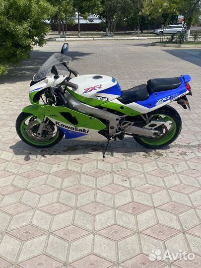 Kawasaki zx750r