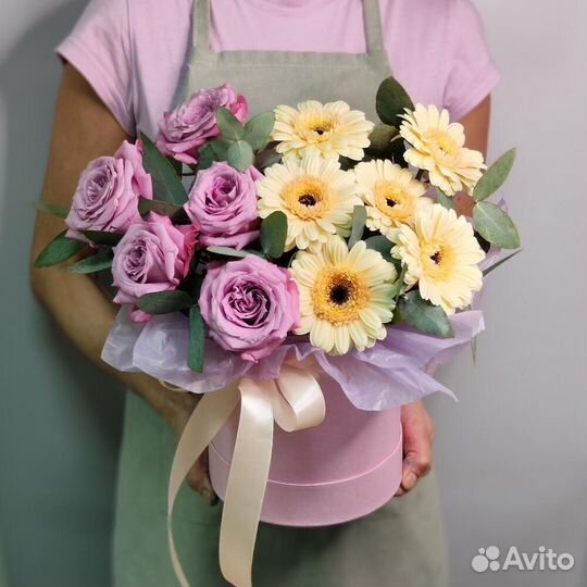 Розы и герберы в коробке