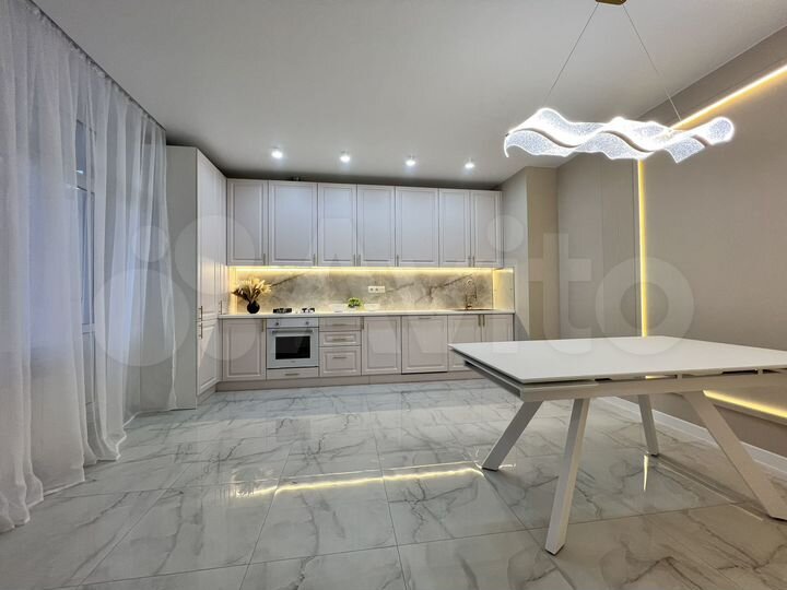 2-к. квартира, 70 м², 10/15 эт.