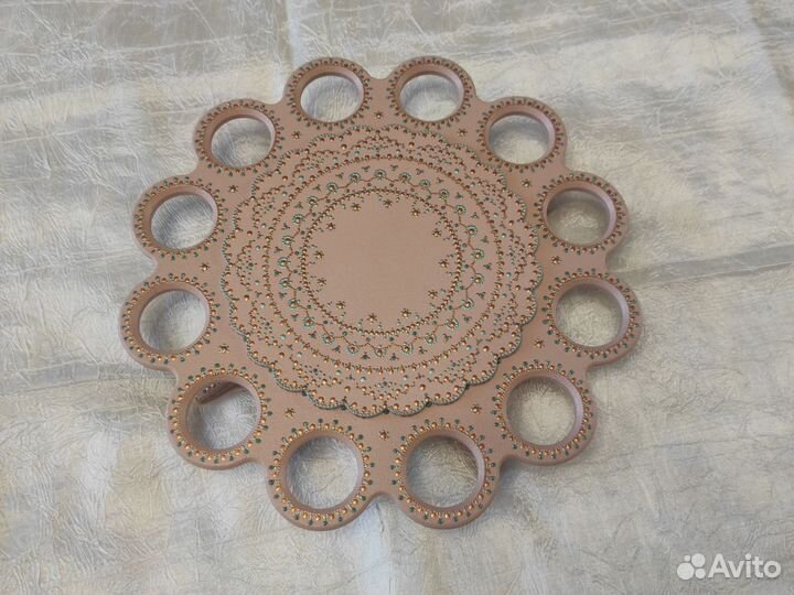 Пасхальная подставка для яиц и кулича