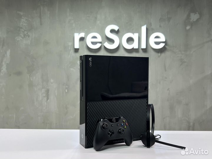Xbox One 500GB + Наушники