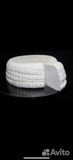 Сотрудник в молочный цех