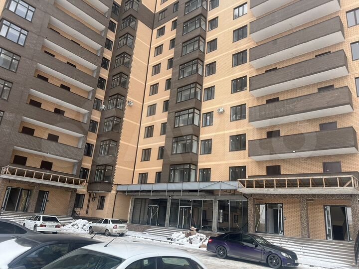 3-к. квартира, 82 м², 8/17 эт.
