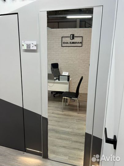 Скрытые двери invisible с зеркалом