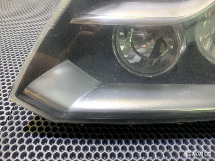 Фара лев. Volkswagen Amarok