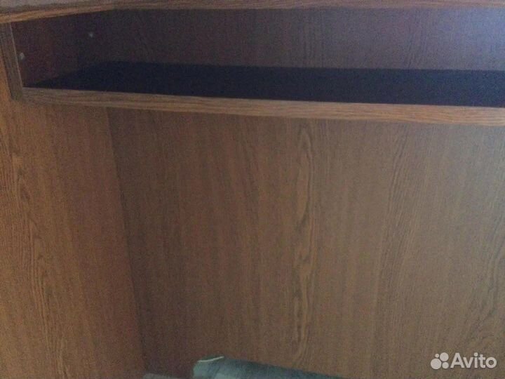 Угловой письменный стол