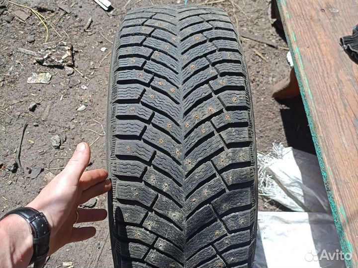 Michelin X-Ice North 4 225/45 R19