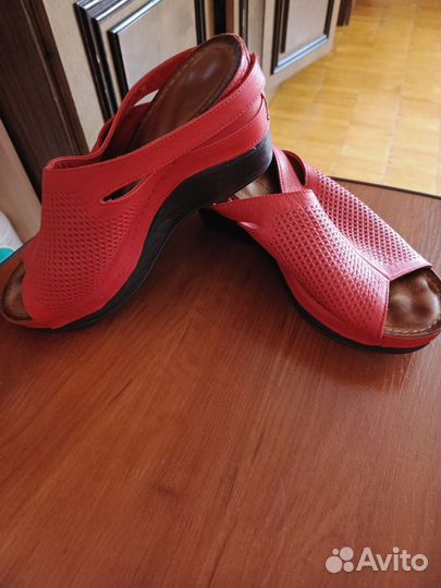 Сабо женские размер 38 -39 на танкетке кожаные