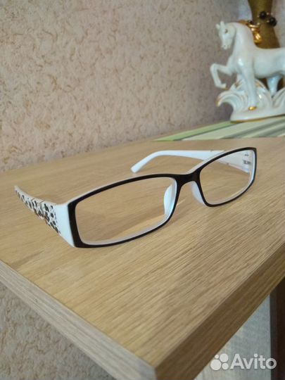 Продаю новые женские очки + 2,5