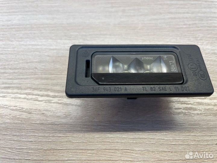 Плафон подсветки номера Volkswagen Polo