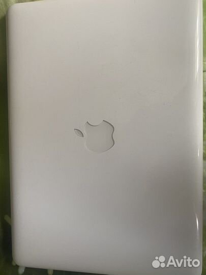 Apple MacBook