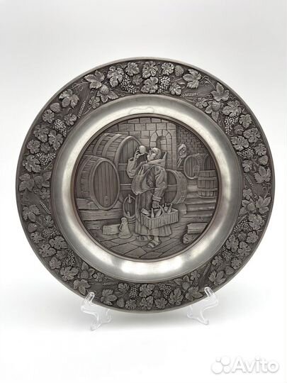 Коллекционная оловянная настенная тарелка