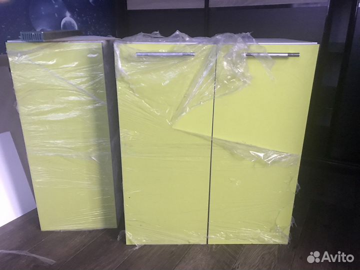 Новая мебель для кухни 4 предмета