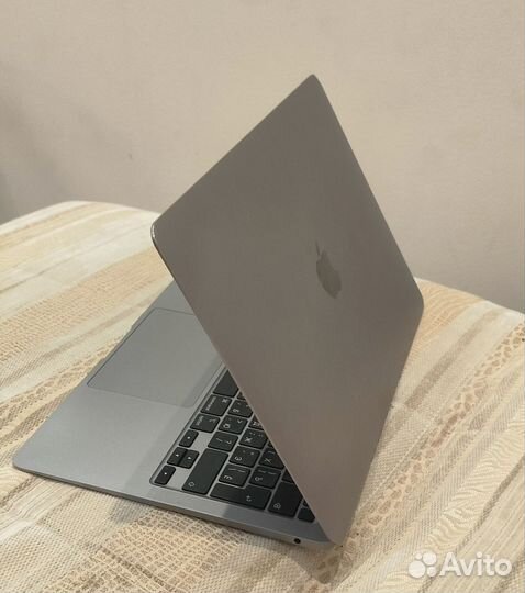 Macbook air 13 2020 M1 8gb 256