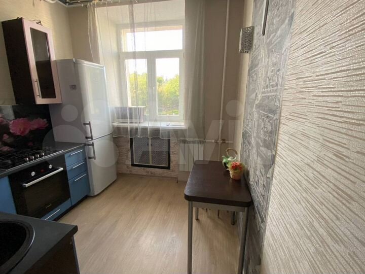 2-к. квартира, 53 м², 2/4 эт.