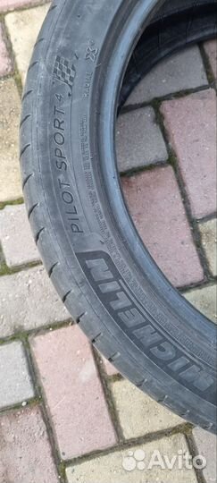 Michelin Pilot Sport 4 235/45 R18 98ZR