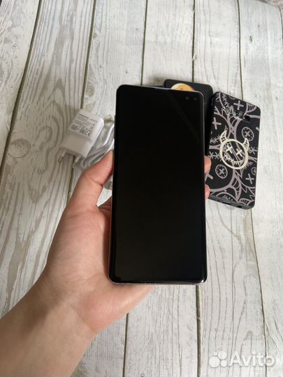 Samsung Galaxy S10+, 8/128 ГБ
