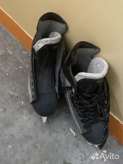 Коньки хоккейные б/у