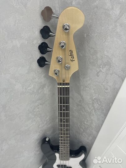 Черная Бас-гитара Precision Bass Jordani PB-10 BK