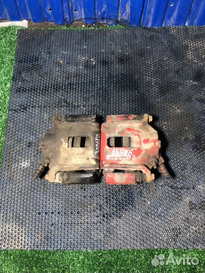 Суппорт передний левый/правый Renault megane 2