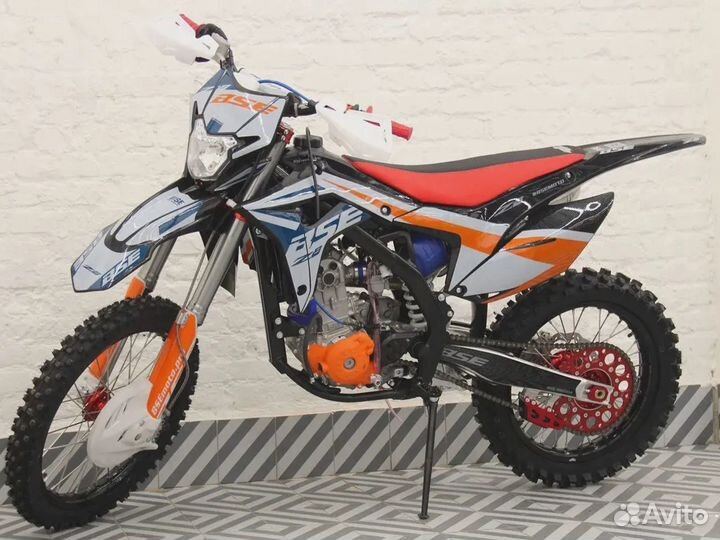 Мотоцикл BSE Z8