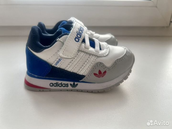 Кроссовки adidas 21-22